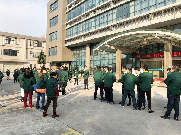 拔河比赛.jpg